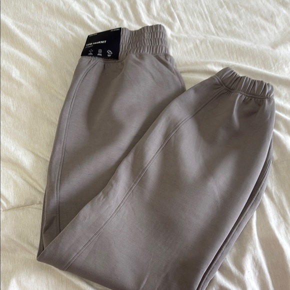Abercrombie & Fitch Pants - Abercrombie & Fitch Gray Sweatpants with Elastic Waistband